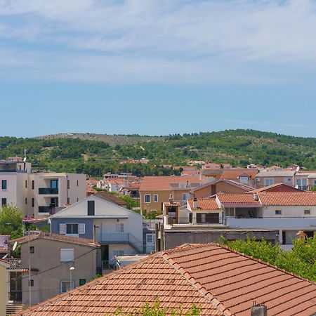 Family Petrov Apartments Vodice Exterior foto