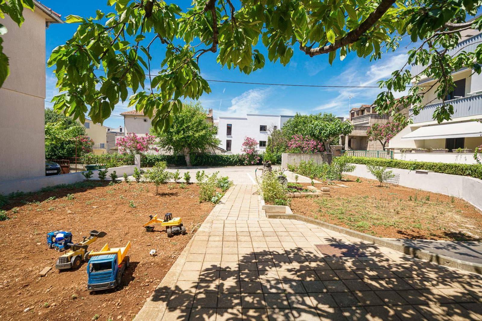 Family Petrov Apartments Vodice Exterior foto