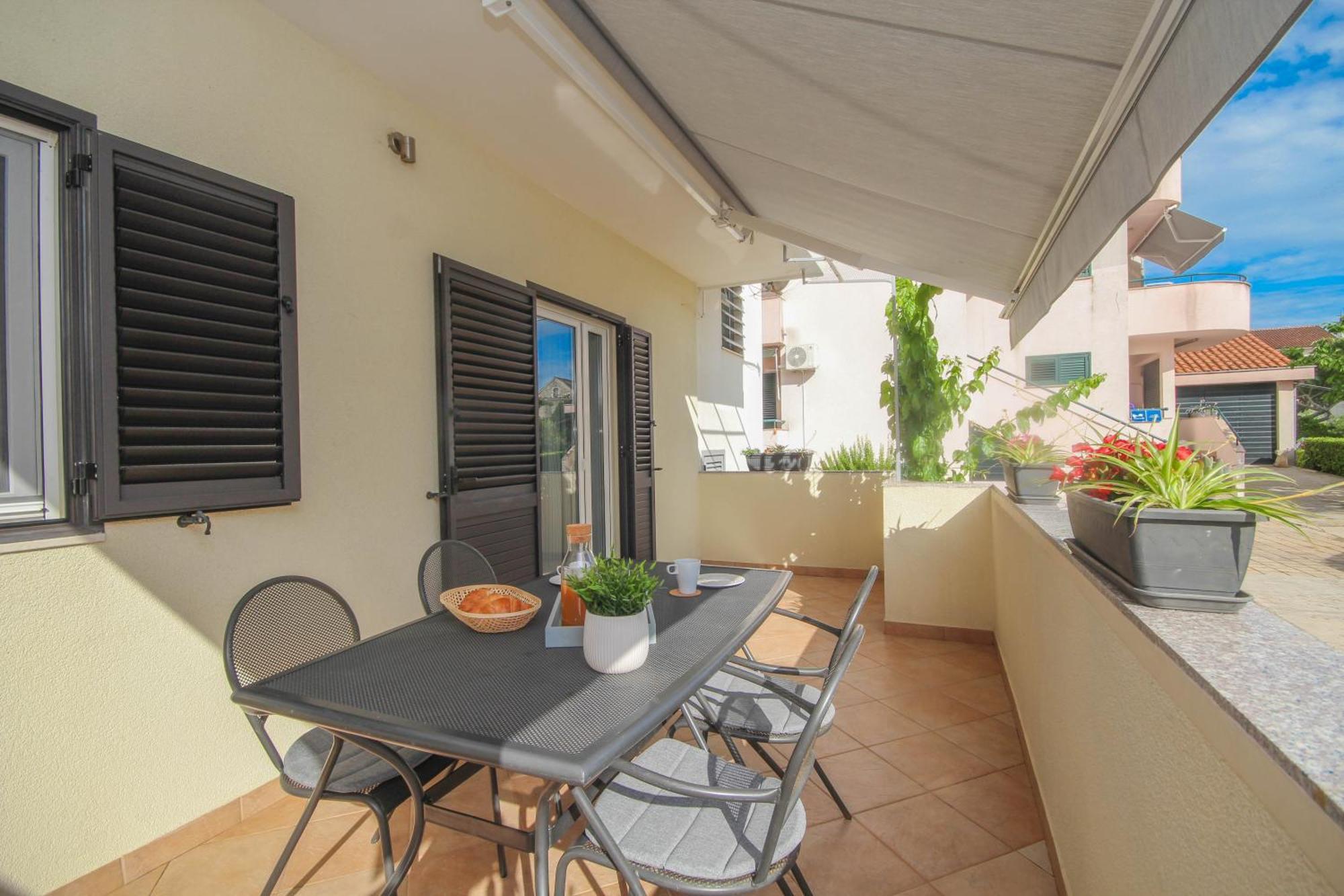 Family Petrov Apartments Vodice Zimmer foto